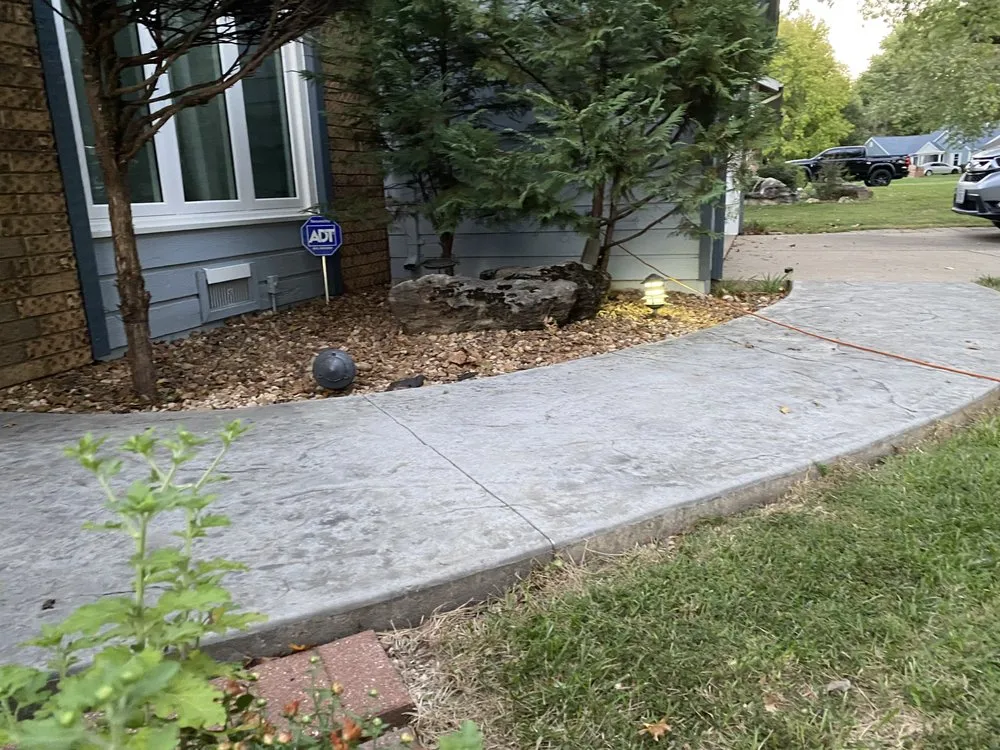 Reliable yard cleanup service in Springfield, MO by Varsachi Landscaping