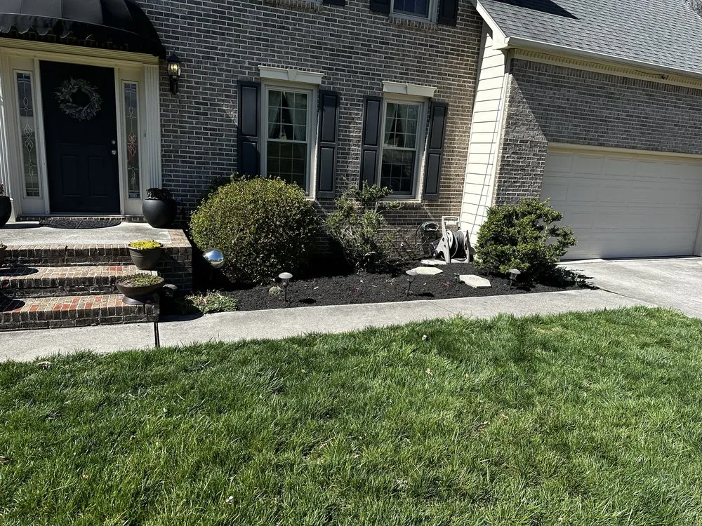 Local residential landscaping experts serving Kimberlin Heights, TN - Varsity Lawn Care