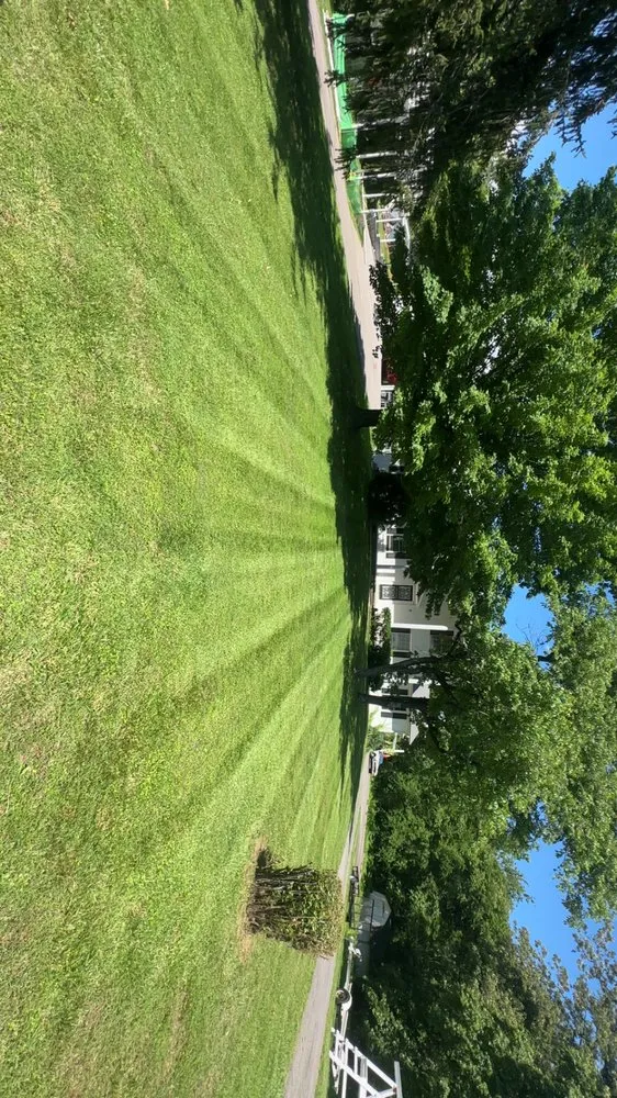 Professional lawn mowing service with custom design in Kimberlin Heights, TN by Varsity Lawn Care