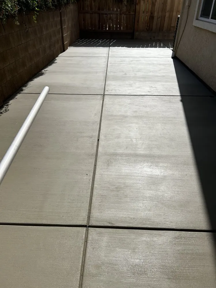 Expert lawn mowing service for year-round maintenance across Merced, CA - Vasquez Handyman