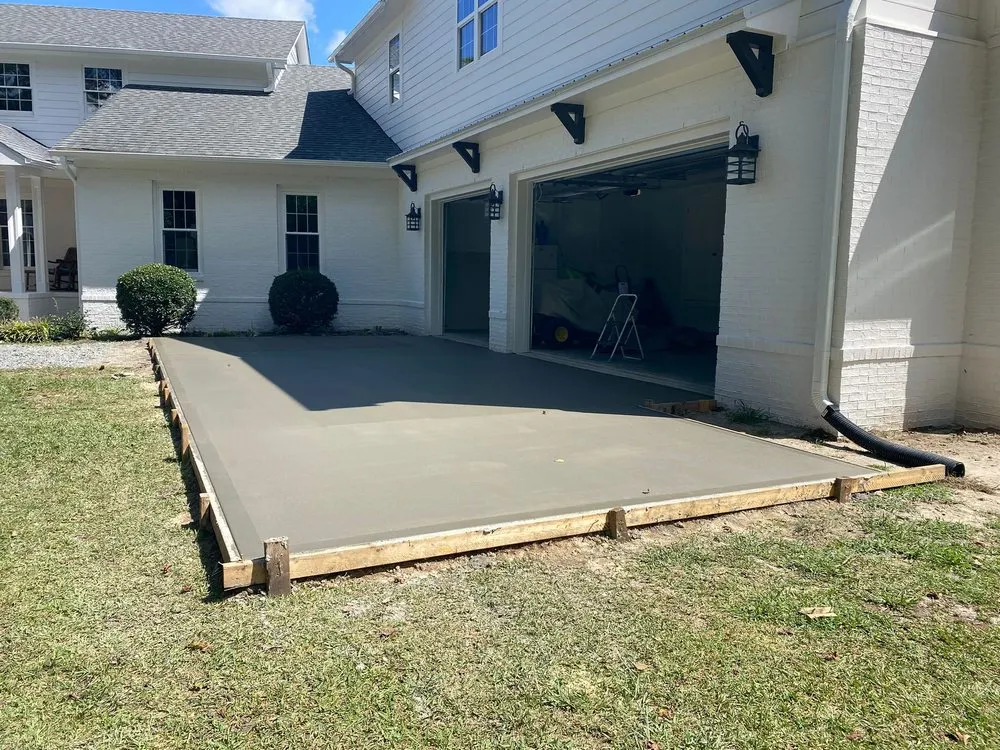 Local landscape design in Navassa, NC by Vasquez Landscaping & Concrete