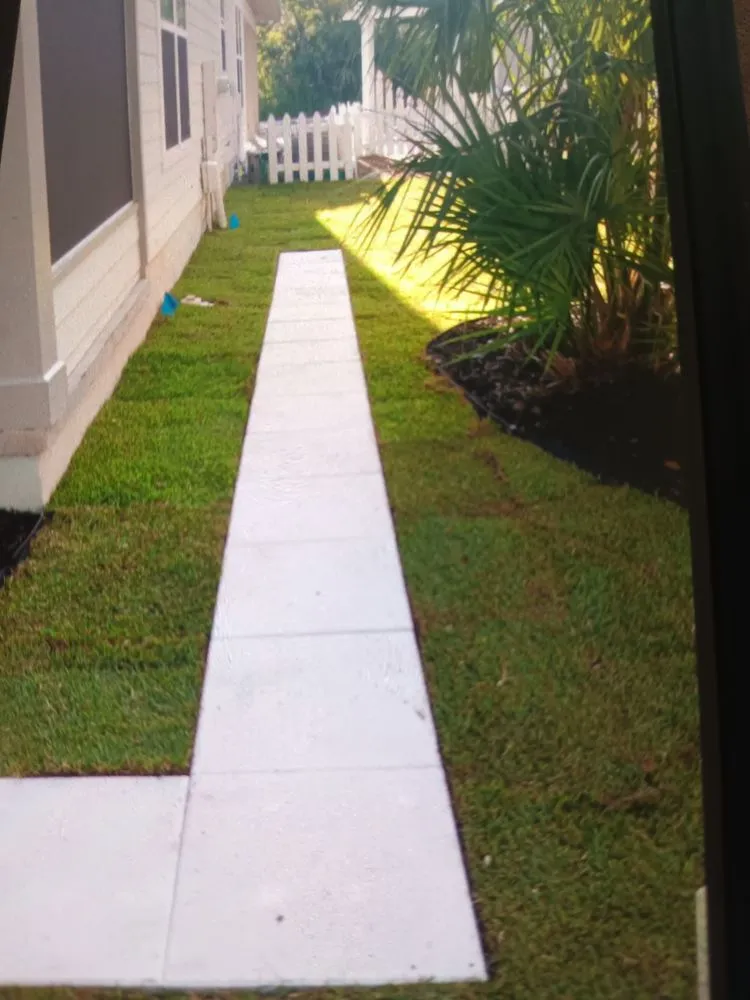 Trusted yard maintenance in Freeport, FL by Vasquez Lawn Care and Maintenance