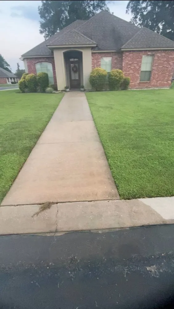 Local landscaping services for residential properties across Gonzales, LA - Vasquez lawn care