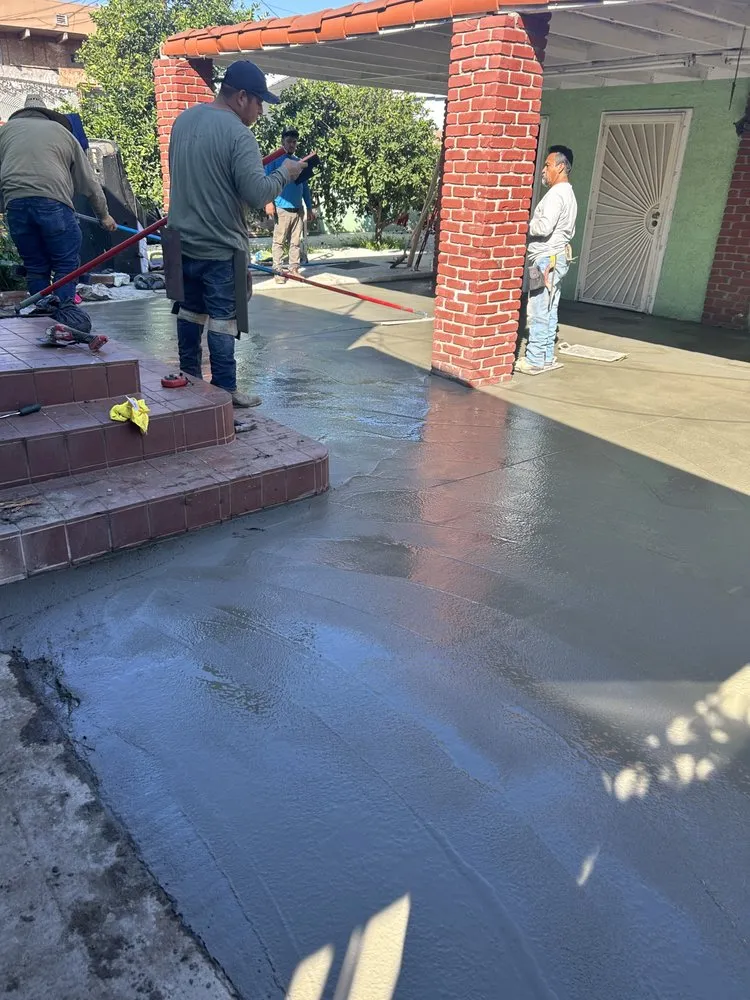 Reliable yard maintenance experts serving Cudahy, CA - Vasquez Tree Service