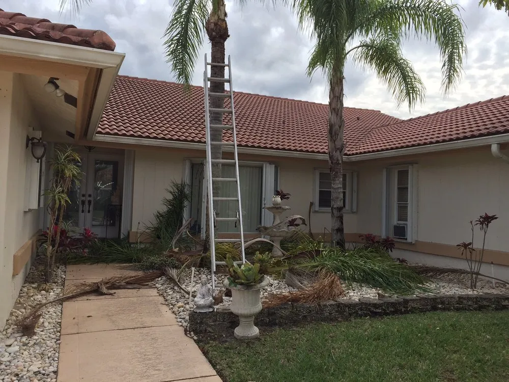 Expert lawn mowing service experts serving West Palm Beach, FL - Vasquez Tree Service