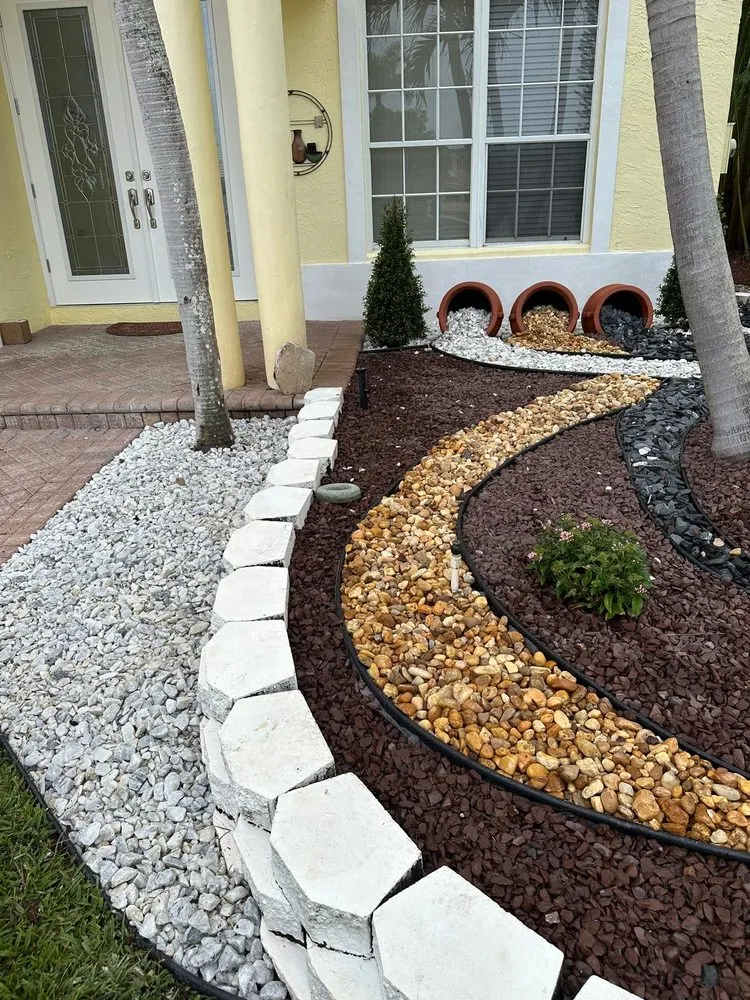 Custom outdoor landscaping in Greenacres, FL by Vastagos Lawn Care