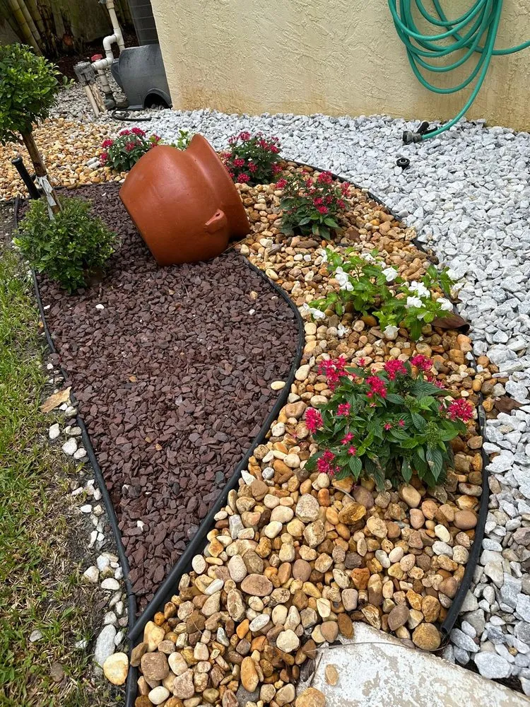 Affordable yard cleanup service in Greenacres, FL by Vastagos Lawn Care