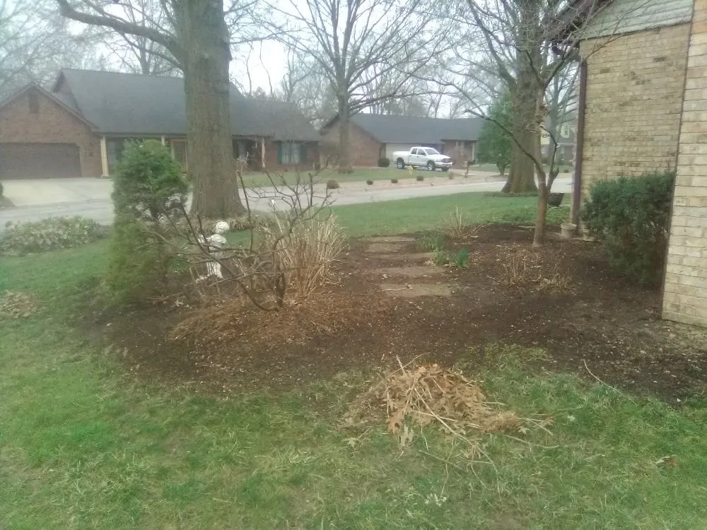 Affordable landscaping services in Collinsville, IL - Vaughns Home Renovations & Fencing