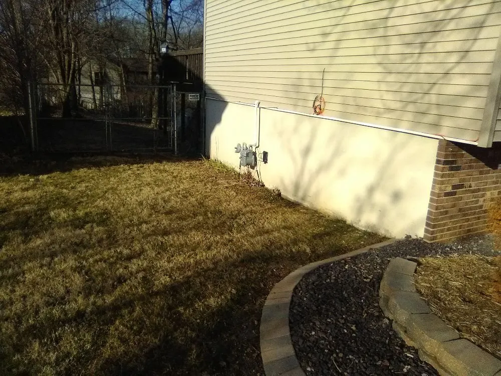 Professional yard maintenance in Collinsville, IL - Vaughns Home Renovations & Fencing