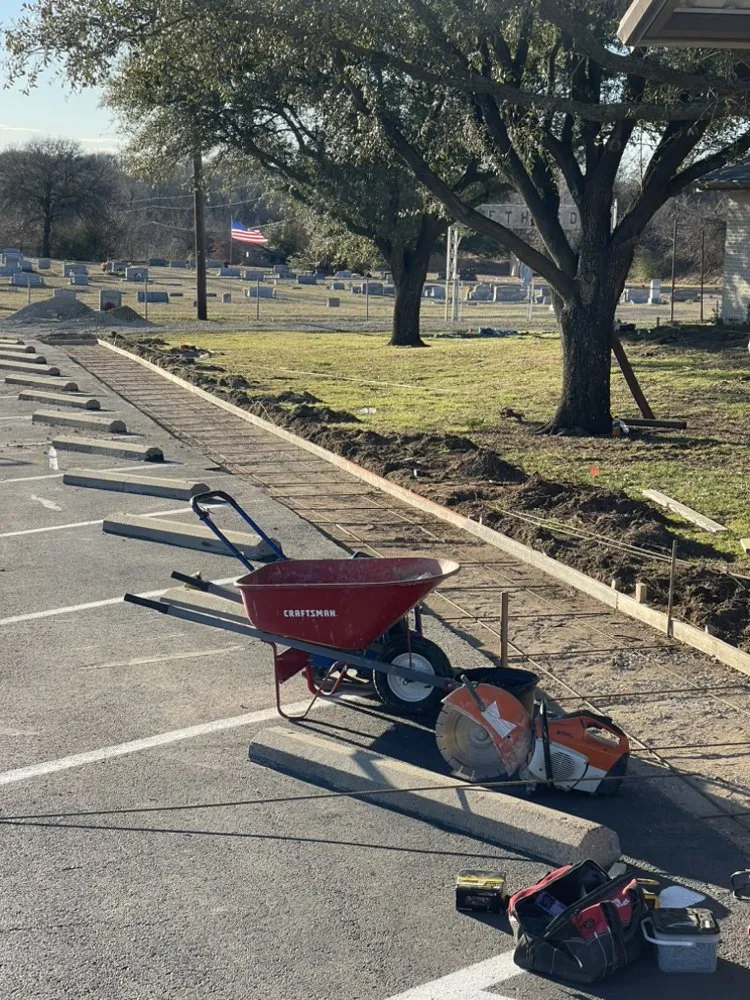 Affordable yard maintenance experts serving Alvarado, TX - Vazquez Landscape