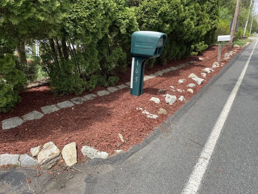 Custom yard cleanup service for homes in Bloomingdale, NJ by Vazquez Landscaping Services