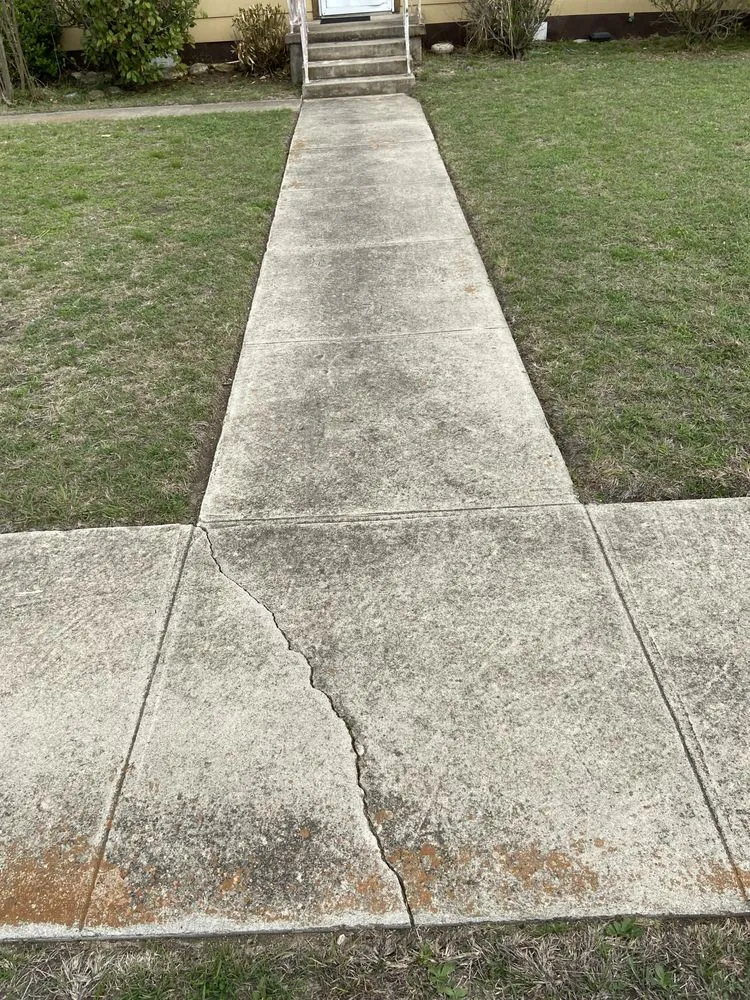 Expert yard maintenance experts serving Killeen, TX - VB Elite Power Washing