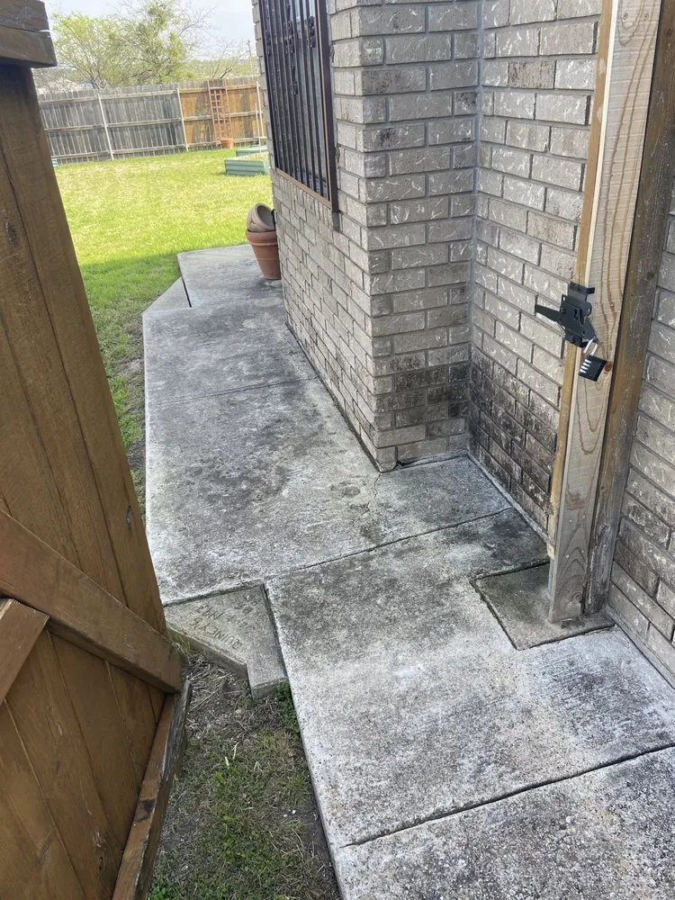 Professional yard maintenance in Killeen, TX by VB Elite Power Washing