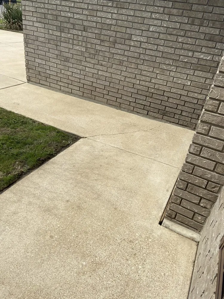 Trusted yard cleanup service in Killeen, TX by VB Elite Power Washing