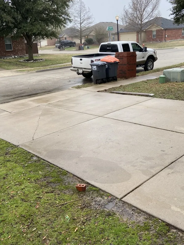 Expert lawn mowing service with custom design in Killeen, TX by VB Elite Power Washing