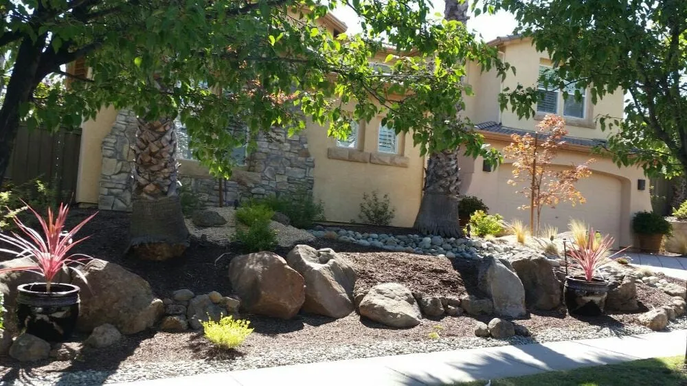 Expert outdoor landscaping in Lincoln, CA - VC Lawn care