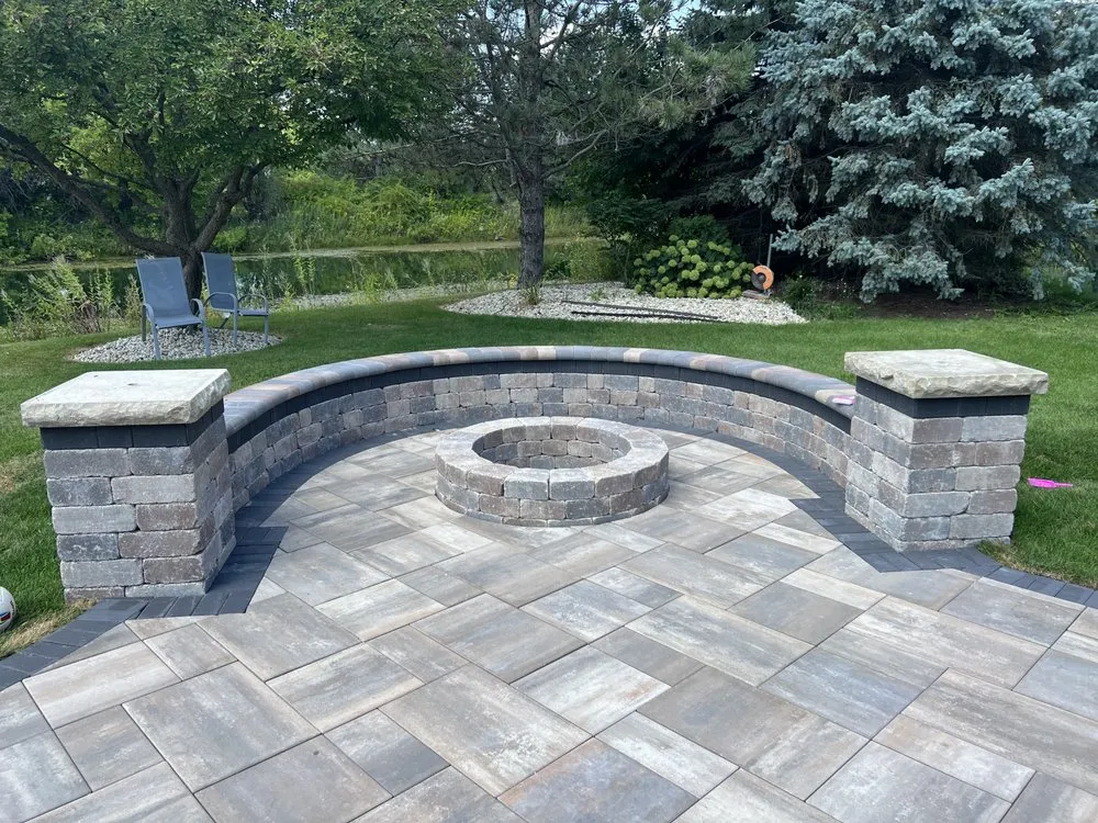 Local yard cleanup service experts serving Zion, IL - V&D Landscaping