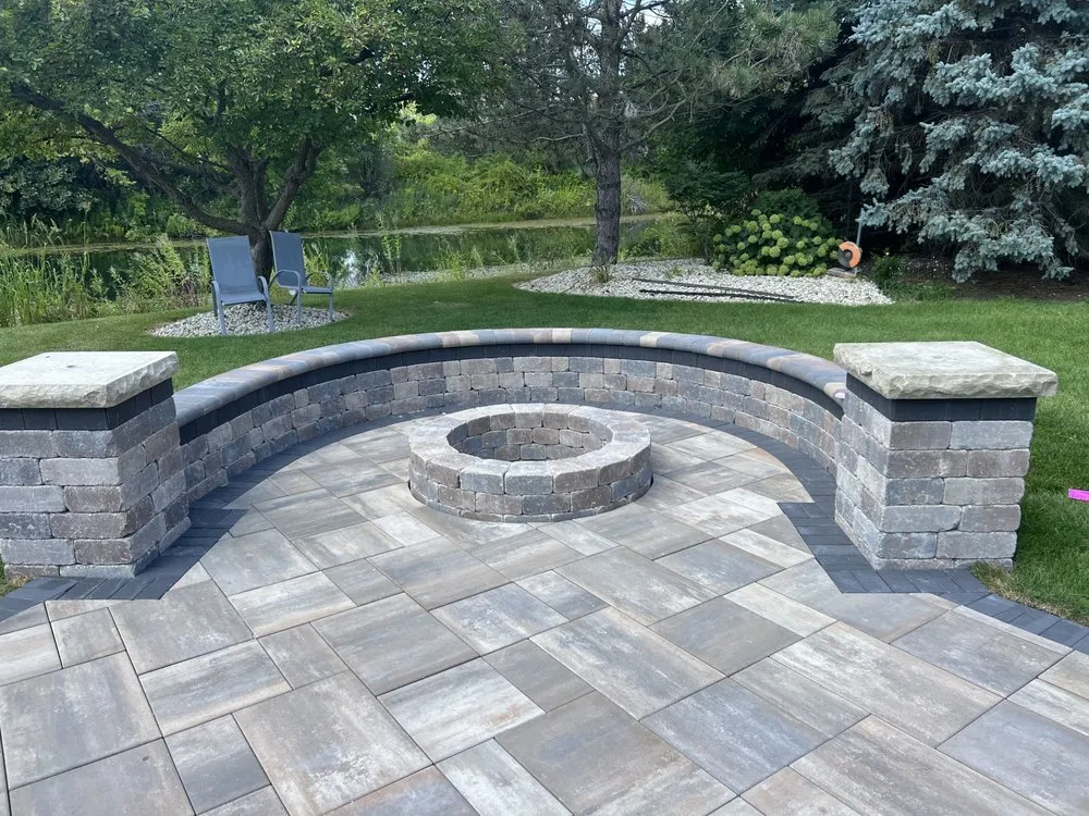 Expert yard maintenance in Zion, IL by V&D Landscaping