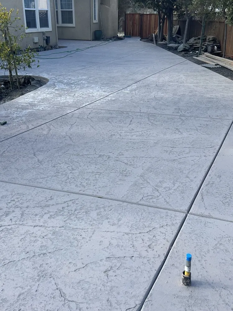 Top-rated lawn care service in Pittsburg, CA by Ve Landscaping