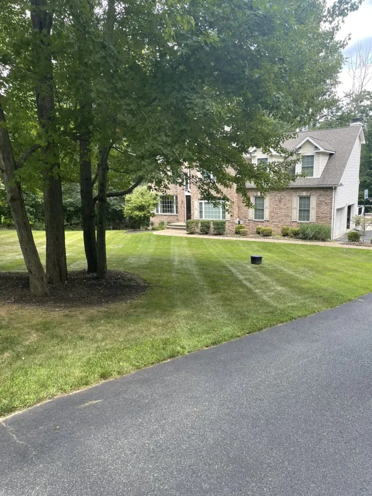 Professional lawn mowing service in Sussex, NJ - Vealey Landscaping