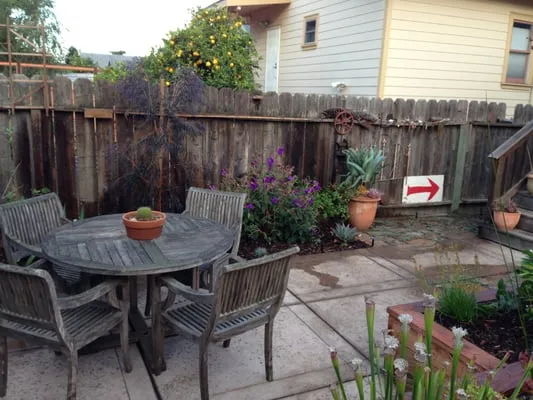 Vee Horticulture Logo