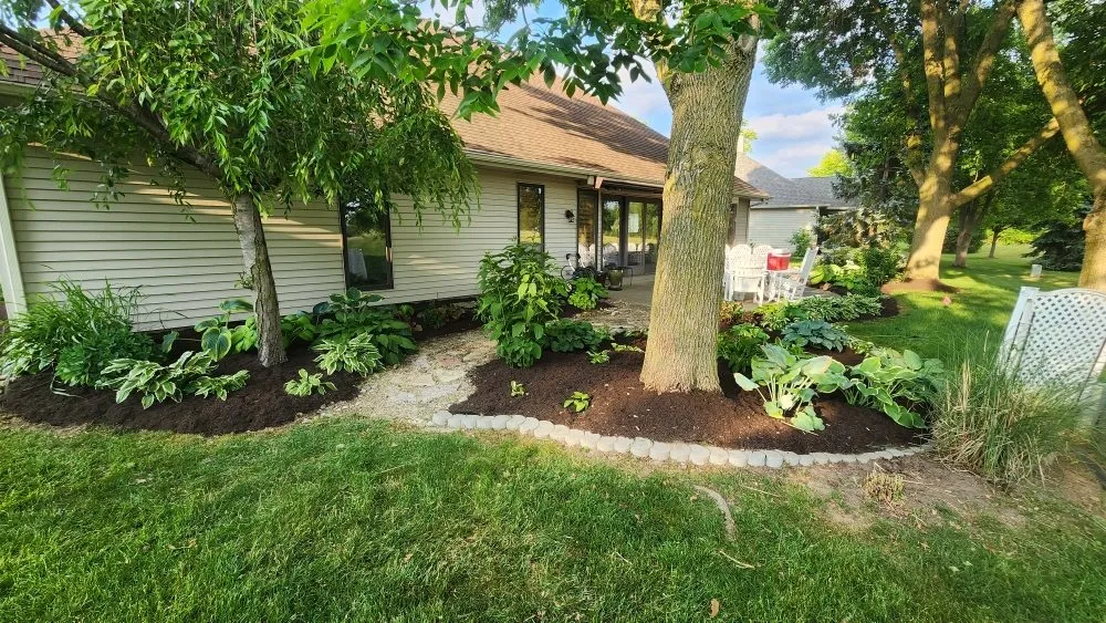 Custom residential landscaping experts serving Fort Wayne, IN - Vega landscape services