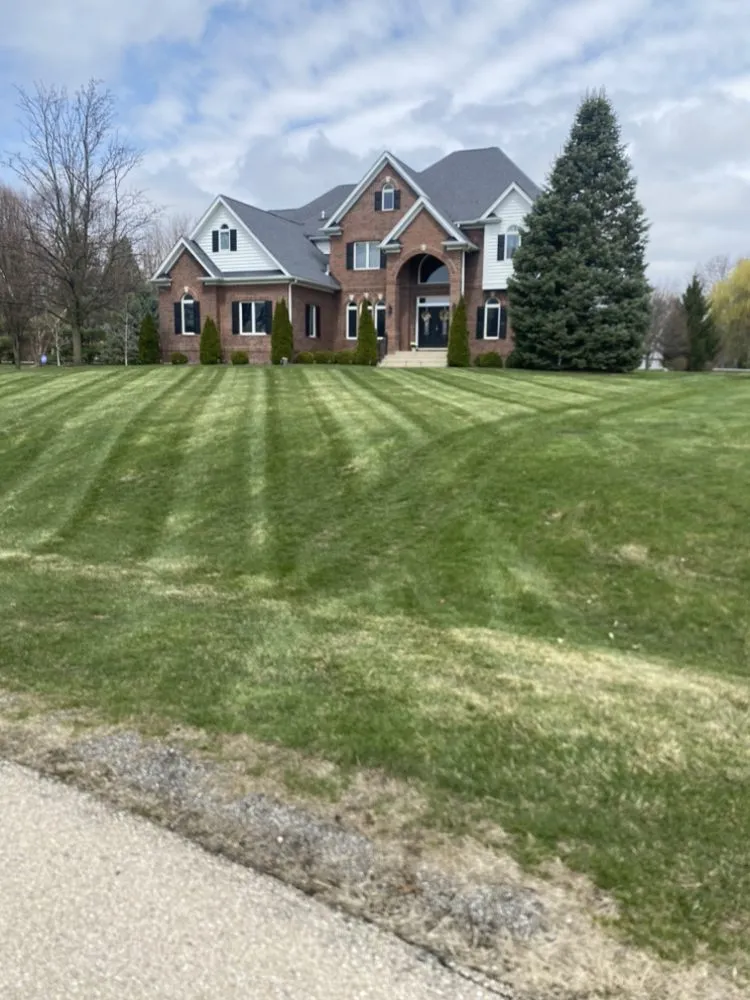 Top-rated lawn care service experts serving Aurora, IL - Vegas H Landscaping