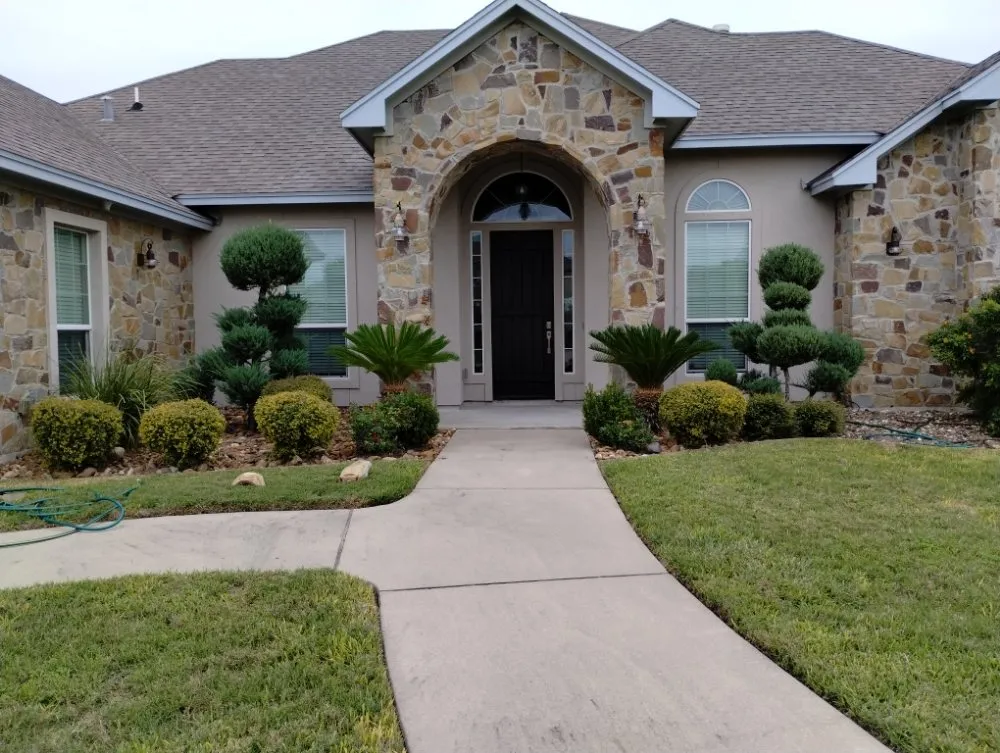 Top-rated landscape design in Corpus Christi, TX - Vega's Tree and Lawn Service