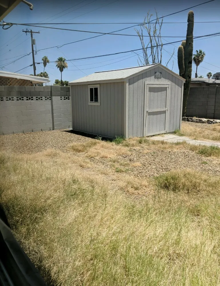 Professional lawn care service experts serving Phoenix, AZ - Velasco Landscaping