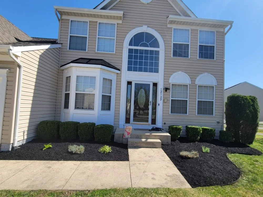 Top-rated yard cleanup service in Waldorf, MD - Velasquez Landscaping