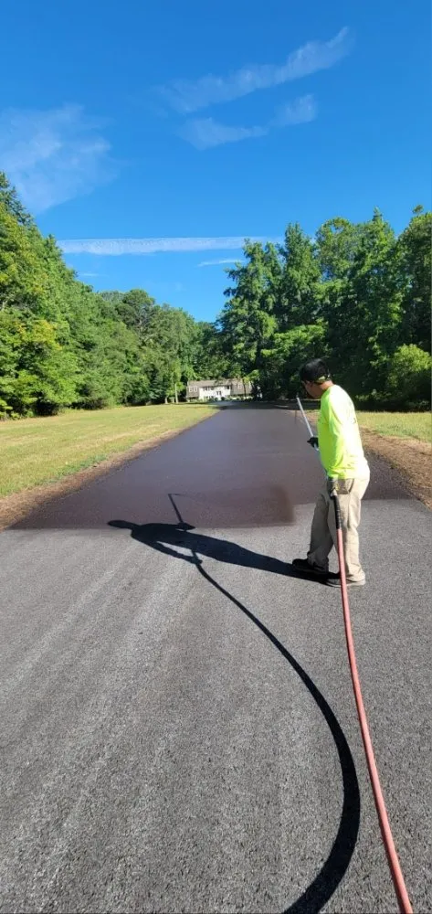 Local yard maintenance in Waldorf, MD by Velasquez Landscaping