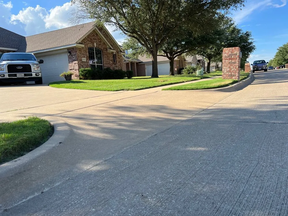 Custom outdoor landscaping experts serving Midlothian, TX - Velazquez Lawn & Landscaping