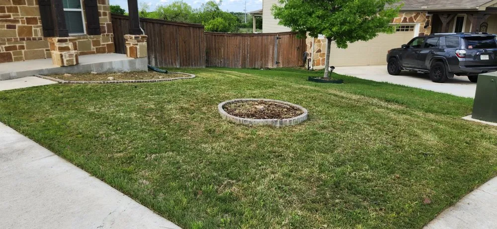 Local landscaping services in Selma, TX by Velazquez Lawn Service