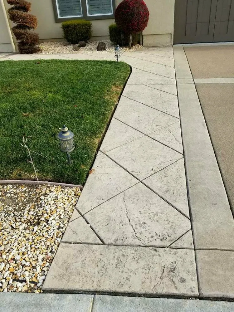 Top-rated lawn care service experts serving Oakley, CA - Velez Landscaping