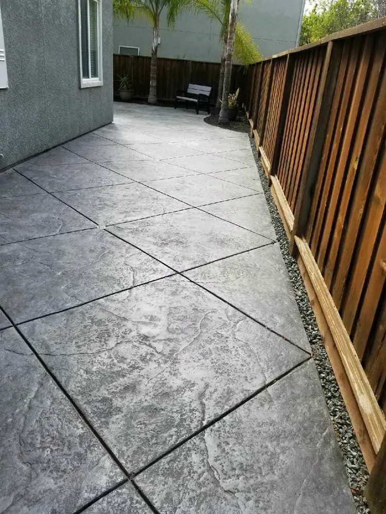 Top-rated lawn mowing service in Oakley, CA by Velez Landscaping