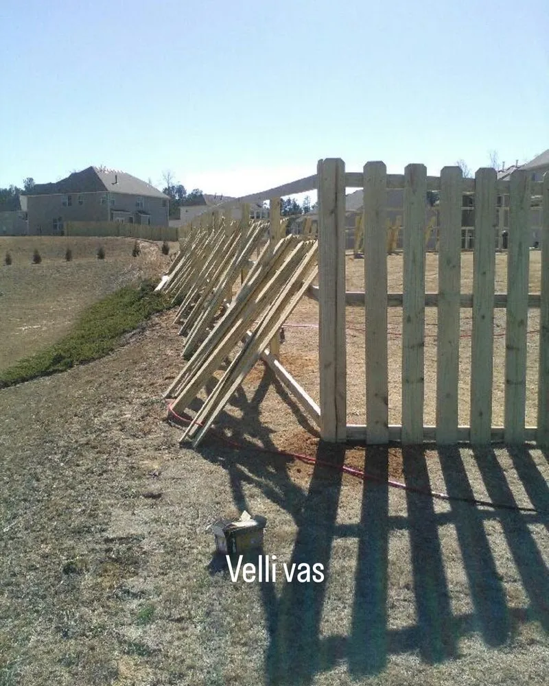 Professional lawn mowing service in Shreveport, LA by Velli Vas