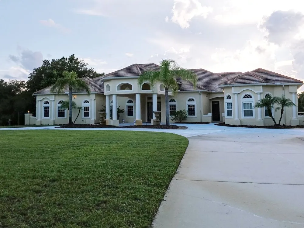 Custom outdoor landscaping experts serving Alafaya, FL - Velvet Yard Landscaping