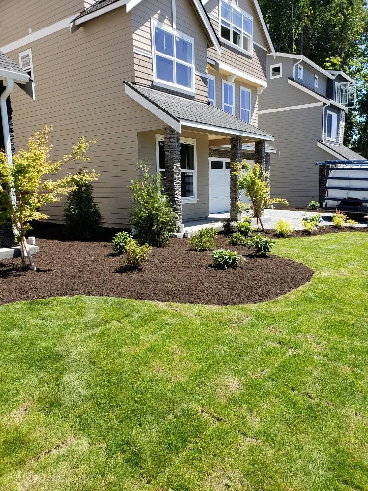 Top-rated landscape design in Spanaway, WA by Velázquez Landscaping