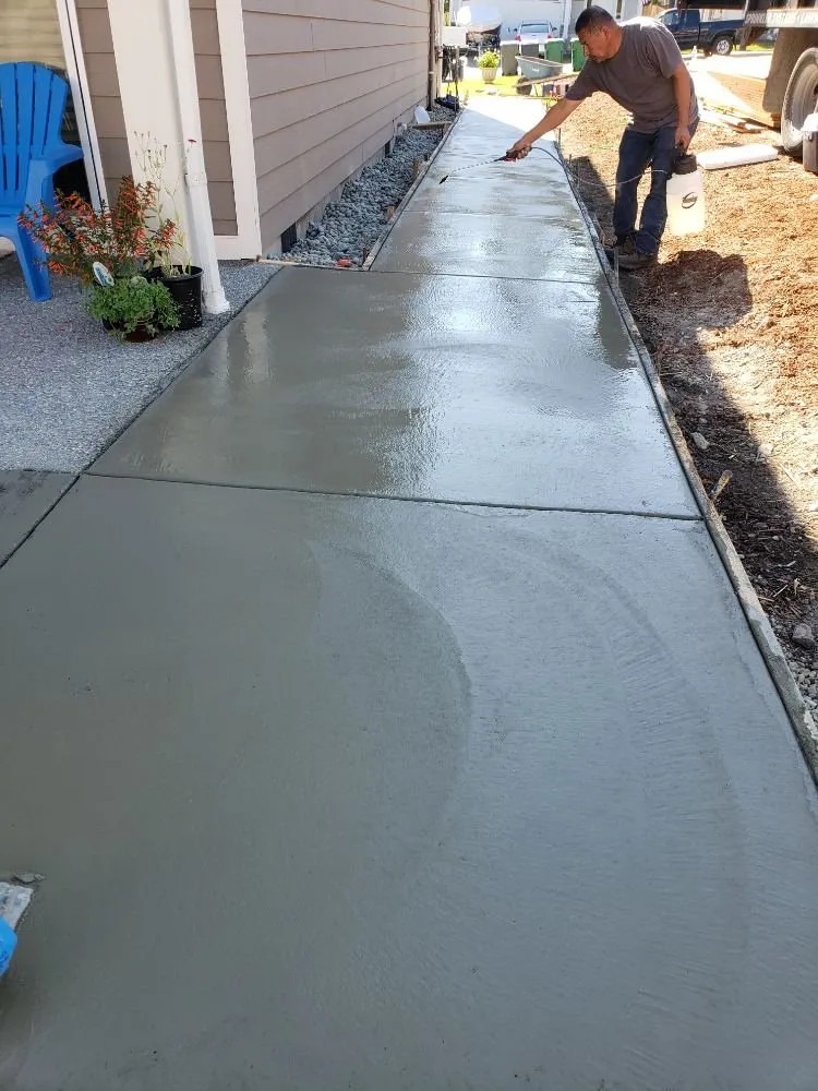 Top-rated residential landscaping for year-round maintenance across Spanaway, WA - Velázquez Landscaping