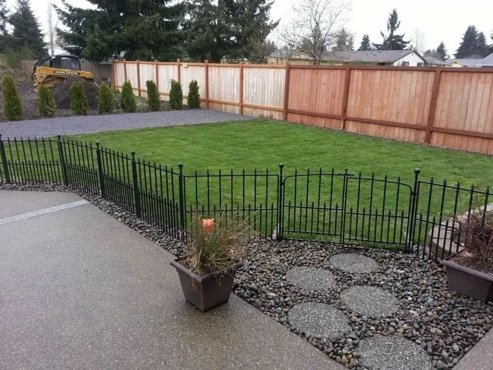 Top-rated lawn mowing service in Spanaway, WA by Velázquez Landscaping