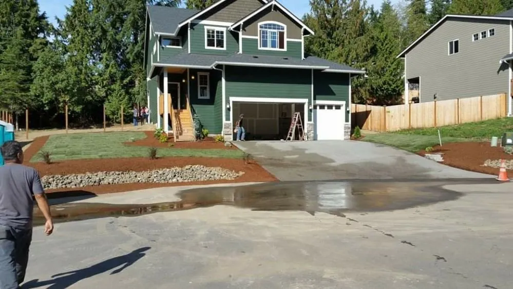 Local garden landscaping in Spanaway, WA by Velázquez Landscaping