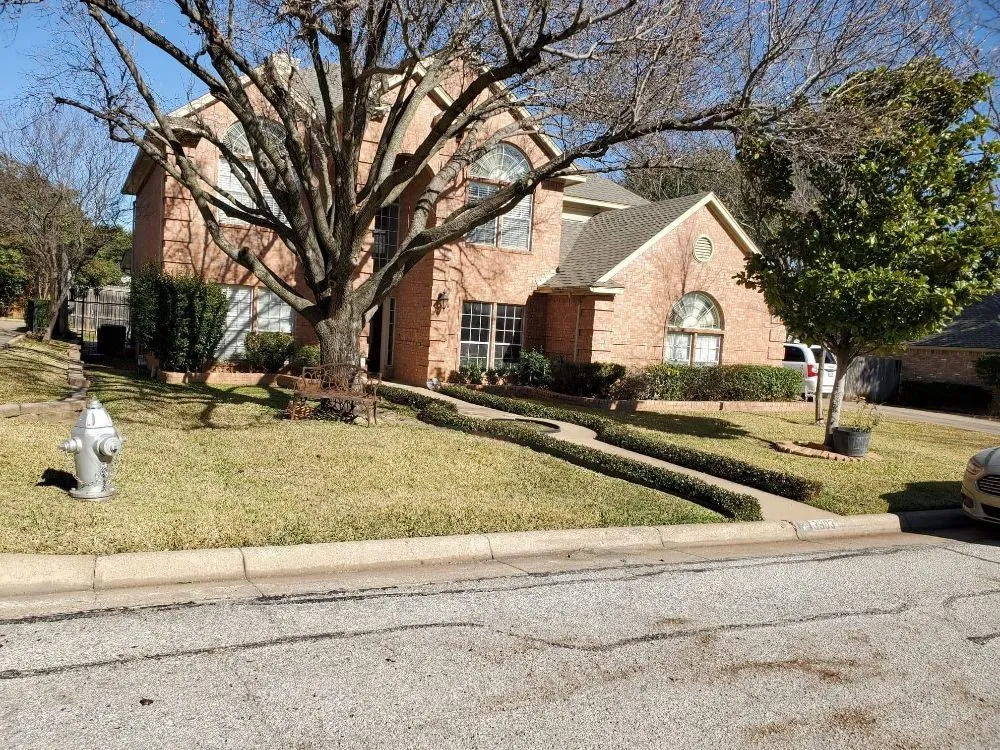 Top-rated lawn mowing service in Alvarado, TX - Venegas Lawn Care