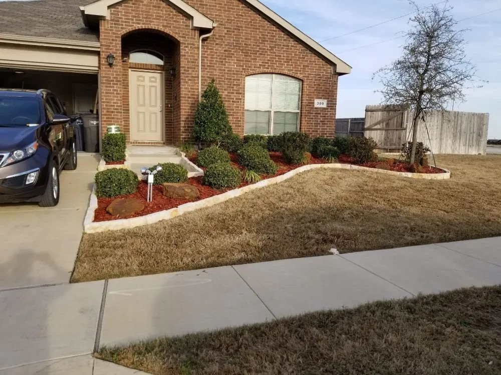 Trusted yard maintenance for homes in Alvarado, TX by Venegas Lawn Care
