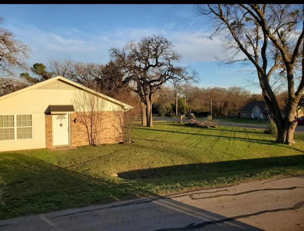 Expert yard maintenance in Alvarado, TX - Venegas Lawn Care