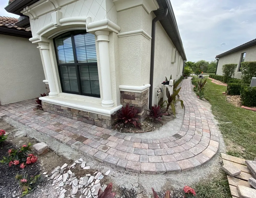 Professional garden landscaping with custom design in Venice, FL by Venice Pavers & Landscape
