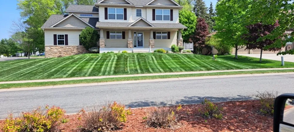 Trusted lawn mowing service in Columbia Heights, MN - Ventura Lawn Care