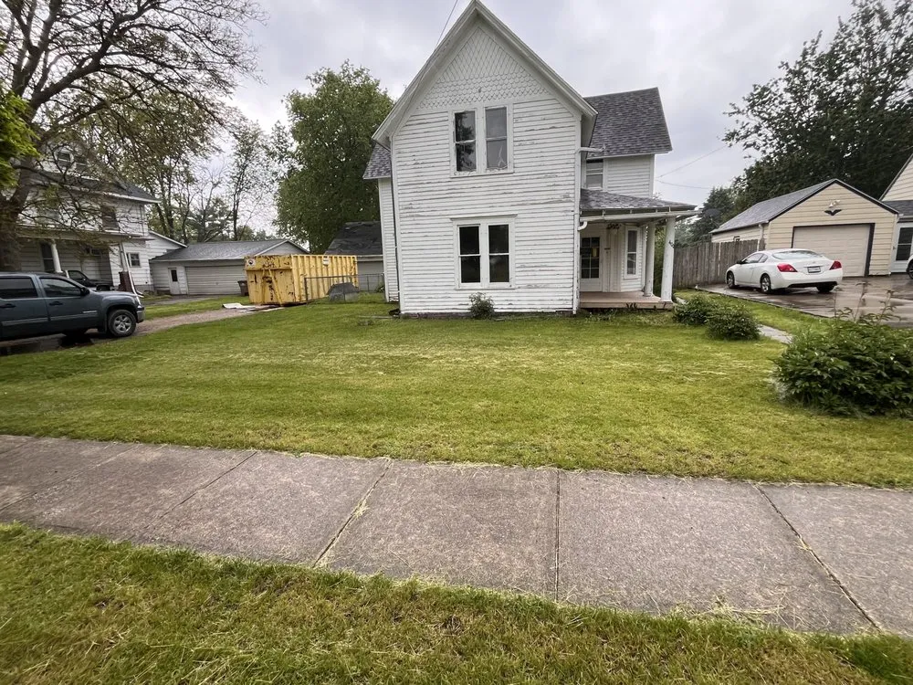 Affordable landscape design for outdoor upgrades across Des Moines, IA - Venturas Lawncare and Pressure Washing