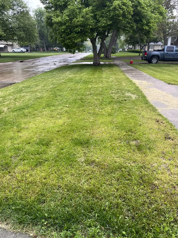 Reliable landscape design for homes across Des Moines, IA - Venturas Lawncare and Pressure Washing