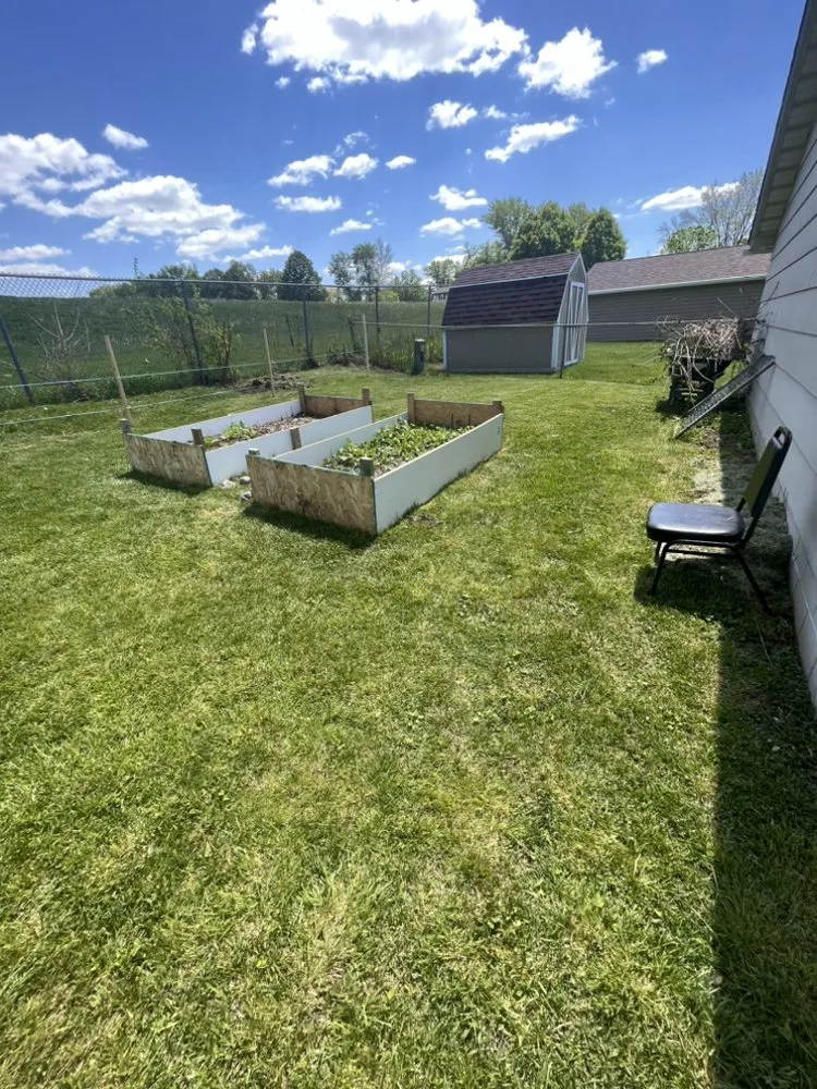 Professional garden landscaping in Des Moines, IA by Venturas Lawncare and Pressure Washing