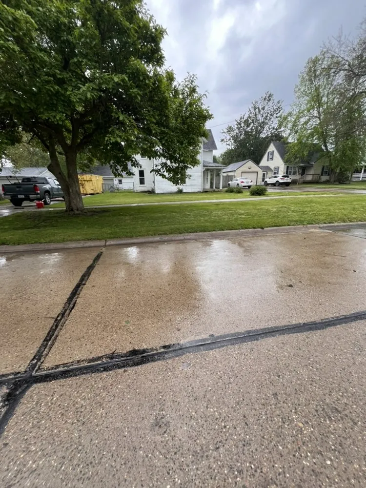 Reliable lawn care service in Des Moines, IA by Venturas Lawncare and Pressure Washing